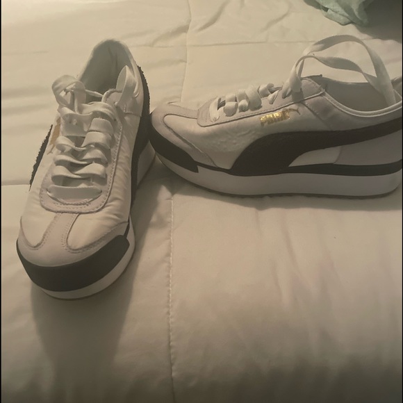 Vapormax Flyknits size 9 womens - Picture 2 of 13